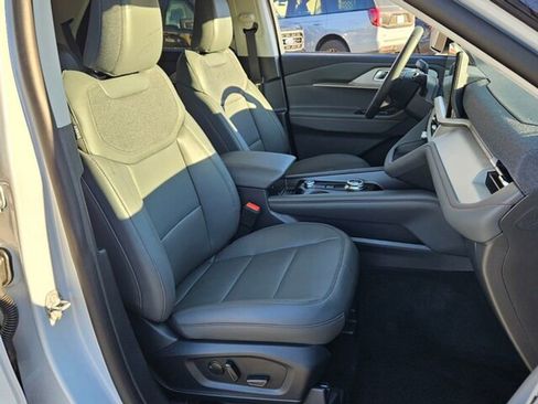 New 2026 Ford Explorer Active w/ Active Comfort Package image 18