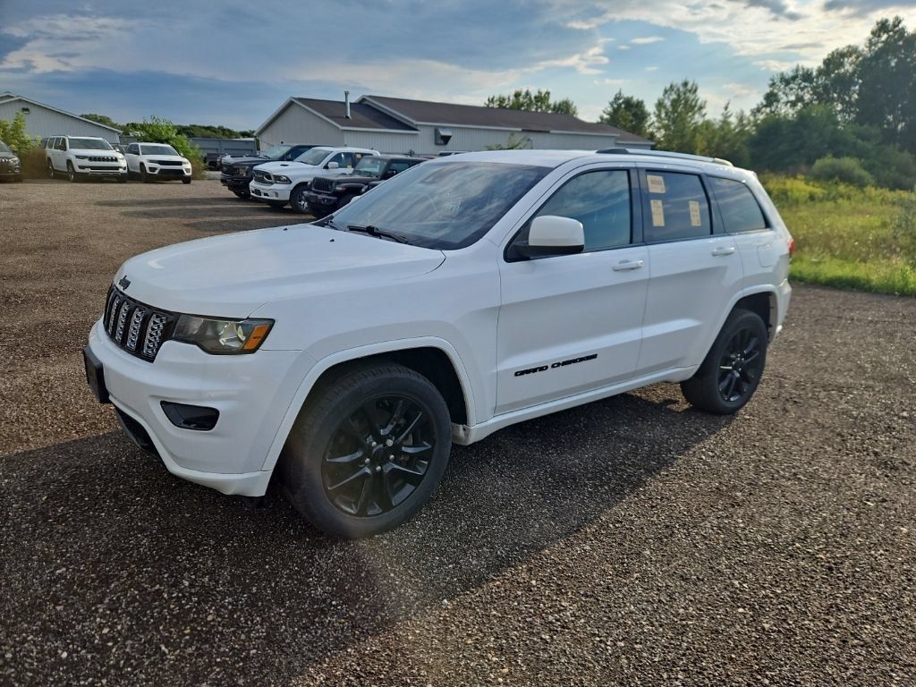 Used 2021 Jeep Grand Cherokee Altitude AWD/4WD image 1