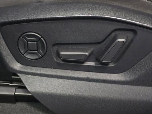 Used 2020 Audi Q8 Prestige image 35