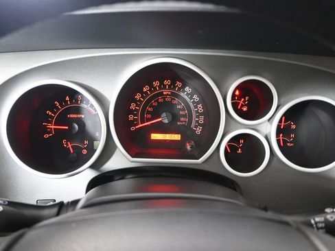 Used 2016 Toyota Sequoia SR5 AWD/4WD image 25