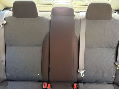 Used 2025 Nissan Versa SV image 34