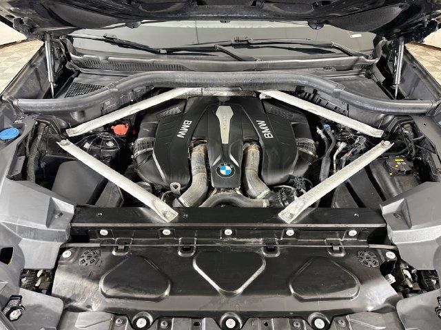 Used 2019 BMW X5 xDrive50i w/ M Sport Package AWD/4WD image 31