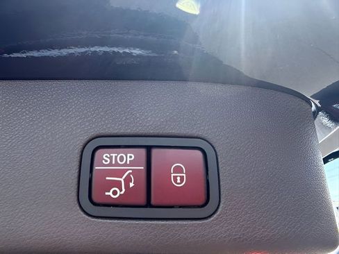 Used 2019 Mercedes-Benz GLS 450 4MATIC image 12
