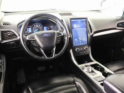 Used 2024 Ford Edge SEL image 2