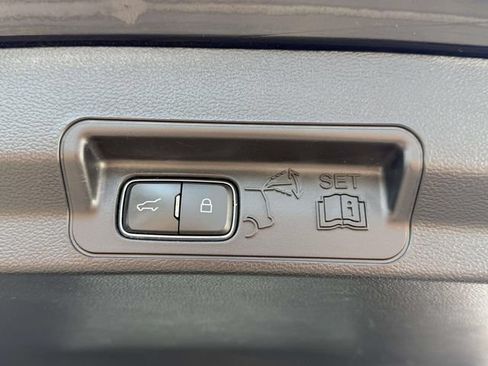 Used 2021 Ford Explorer XLT w/ Equipment Group 202A AWD/4WD image 7