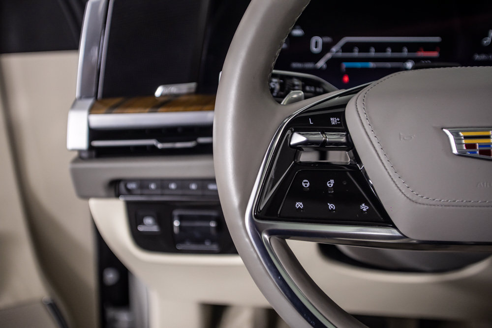 Used 2025 Cadillac Escalade Premium Luxury Platinum w/ LPO, Floor Liner Package AWD/4WD image 39