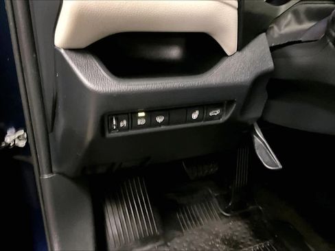 Used 2020 Toyota RAV4 XLE w/ Convenience Package image 31