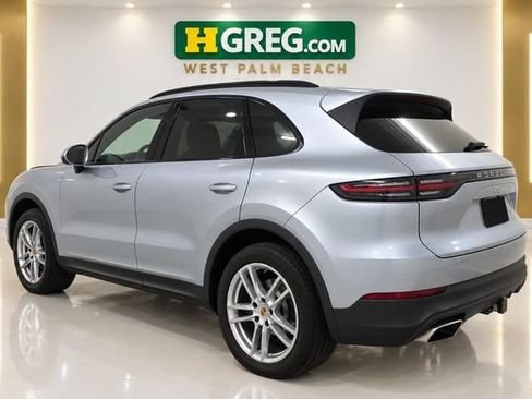 Used 2023 Porsche Cayenne AWD/4WD image 2