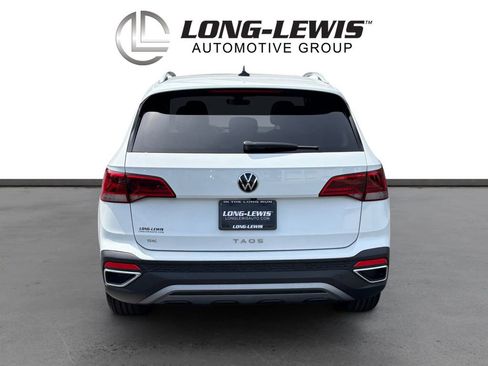 Certified 2023 Volkswagen Taos SE w/ Panoramic Sunroof Package FWD image 5