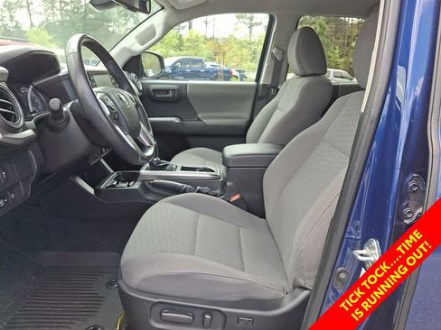 Certified 2023 Toyota Tacoma SR5 AWD/4WD image 17