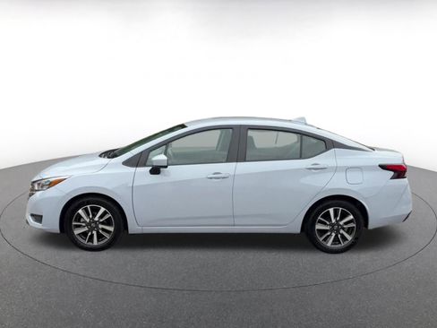 Used 2025 Nissan Versa SV image 8