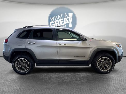 Used 2022 Jeep Cherokee Trailhawk w/ Sun, Sound & Nav Group AWD/4WD image 2