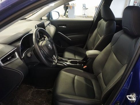 Certified 2023 Toyota Corolla Cross XLE w/ Convenience Package image 18