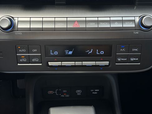 Certified 2024 Hyundai Kona SEL FWD image 27