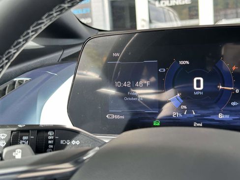 New 2026 Chevrolet Equinox EV LT image 24