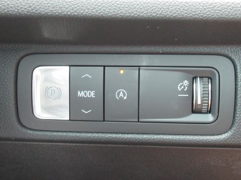 Used 2026 Chevrolet Traverse LT FWD image 22