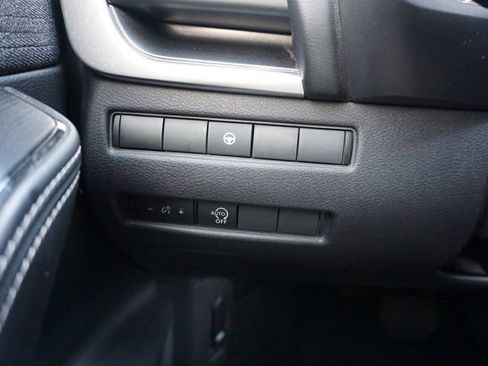 Used 2023 Nissan Rogue SV image 5