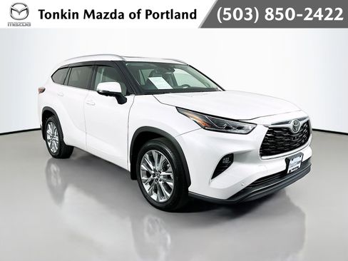 Used 2024 Toyota Highlander Limited AWD/4WD image 1