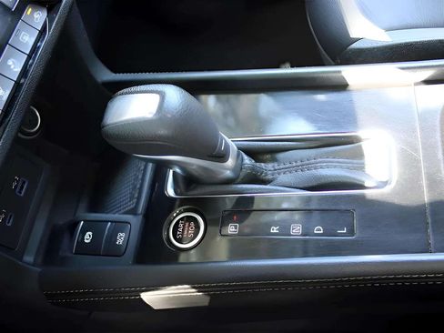 Used 2024 Nissan Kicks SR w/ SR Premium Package FWD image 31
