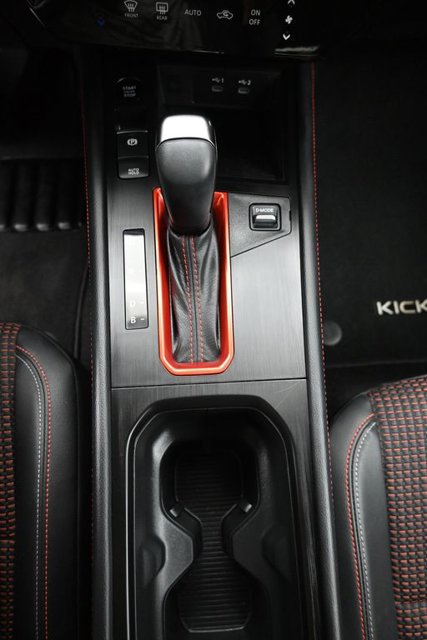 Certified 2025 Nissan Kicks SR AWD/4WD image 20