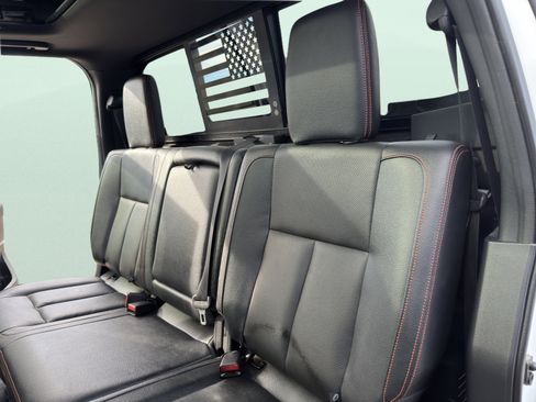 Used 2021 Nissan Titan PRO-4X w/ Pro-4x Convenience Package image 19
