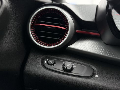 Used 2024 Chevrolet Trax RS w/ Driver Confidence Package image 18