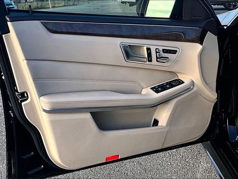 Used 2016 Mercedes-Benz E 250 Sedan w/ Premium Package image 25