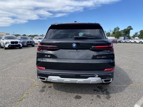 New 2026 BMW X5 xDrive50e image 3