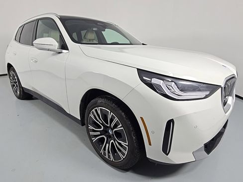 Certified 2025 BMW X3 xDrive30i w/ Convenience Package image 7