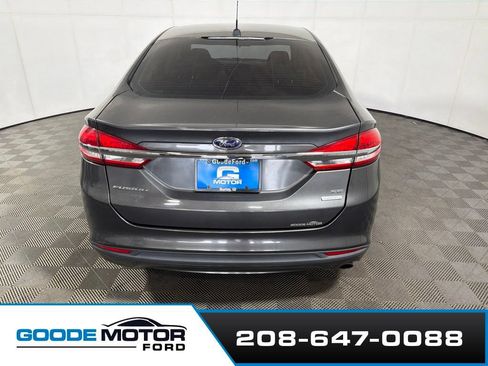 Certified 2017 Ford Fusion SE FWD image 6