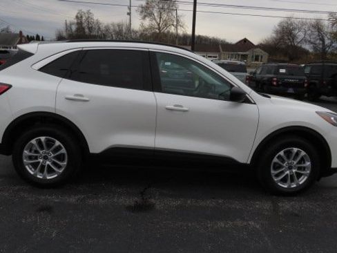 Certified 2022 Ford Escape SE w/ Convenience Package image 9