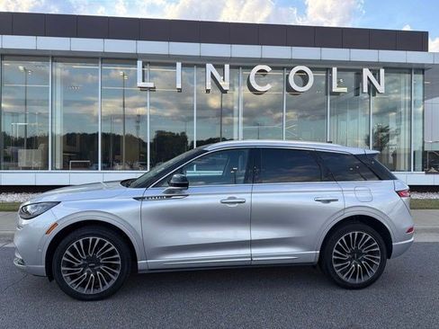 Used 2020 Lincoln Corsair Reserve FWD image 2