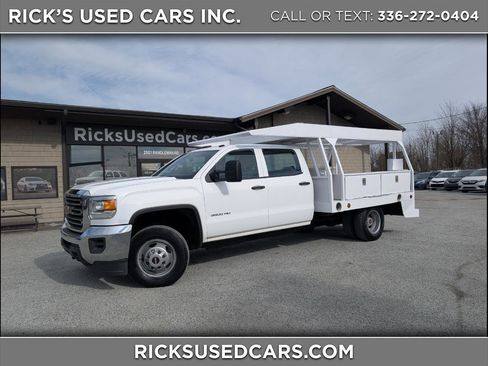 Used 2015 GMC Sierra 3500 2WD Crew Cab image 1