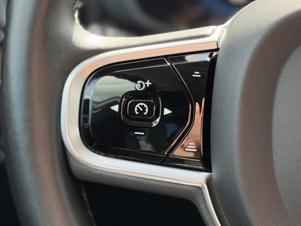 Used 2023 Volvo XC60 B5 Plus w/ Climate Package AWD/4WD image 11