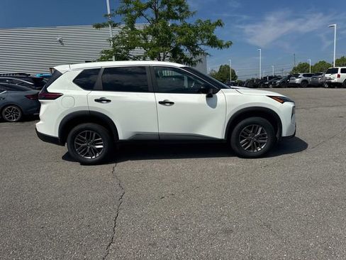 Certified 2024 Nissan Rogue S AWD/4WD image 3