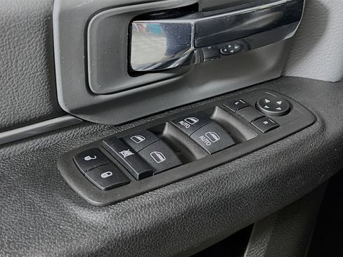 Used 2024 RAM 1500 Classic SLT image 17