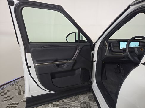 Used 2025 Rivian R1S Adventure AWD/4WD image 16