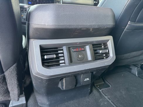 Used 2024 Ford F250 Lariat w/ Sport Appearance Package image 19