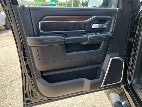 Used 2022 RAM 3500 Laramie AWD/4WD image 19