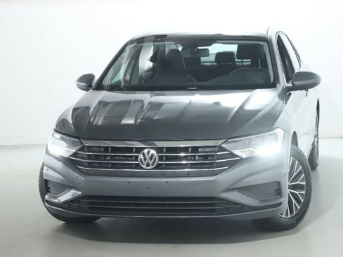 Used 2019 Volkswagen Jetta SE FWD image 3