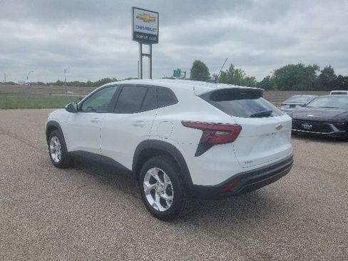 New 2026 Chevrolet Trax LS FWD image 22