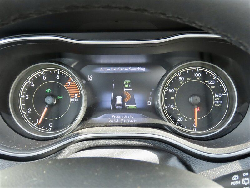 Used 2021 Jeep Cherokee Limited w/ Elite Package FWD image 25