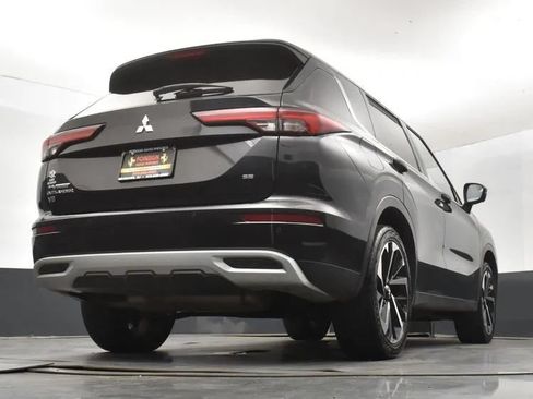 Used 2023 Mitsubishi Outlander SE FWD image 13