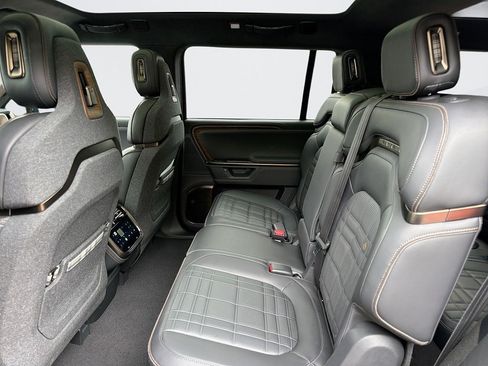Used 2026 Rivian R1S Premium AWD/4WD image 26