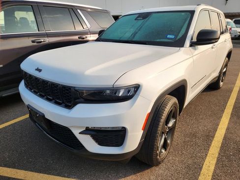 Used 2024 Jeep Grand Cherokee Limited w/ Black Appearance Package RWD image 2