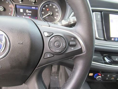 Used 2020 Buick Enclave Essence w/ Sound and Sites Package image 18