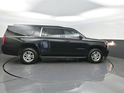 Used 2020 Chevrolet Suburban LS w/ Enhanced Driver Alert Package RWD image 33