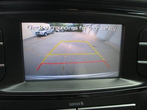 Used 2016 Kia Sorento LX image 24