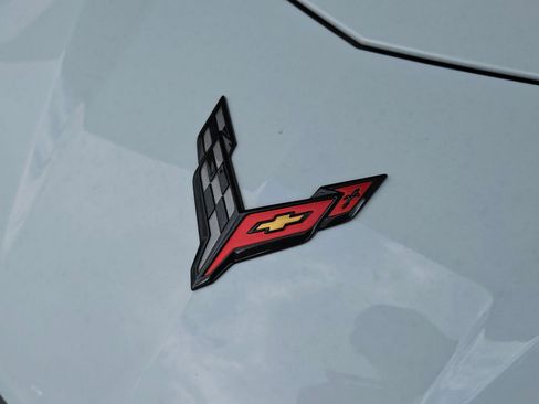 Used 2021 Chevrolet Corvette Stingray Premium Conv w/ Z51 Performance Package image 8