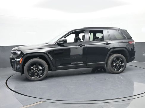 New 2026 Jeep Grand Cherokee Limited w/ Limited Altitude Package RWD image 2